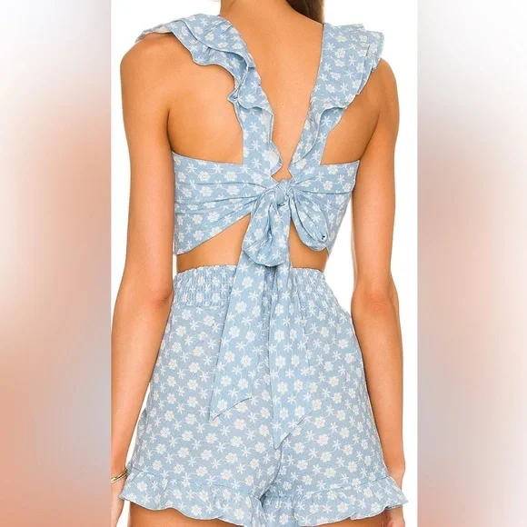 BCBGeneration Ruffle Set - Picture 2 of 6